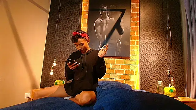 Snapshot of AntonAndSofii chatting on 8, 1, 2025 AntonAndSofii online show from 8, 1, 2025