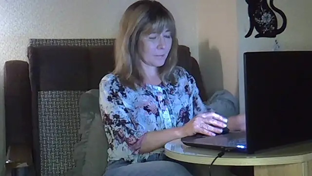 EllaJohnsonX online show from 7, 3, 2026