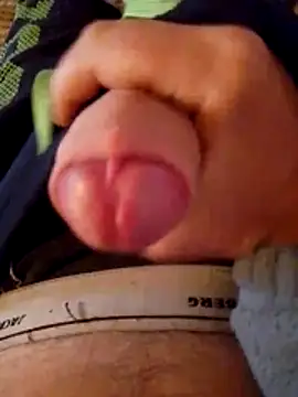 Snapshot of MaxiFabry chatting on 8, 11, 2025 MaxiFabry online show from 8, 11, 2025