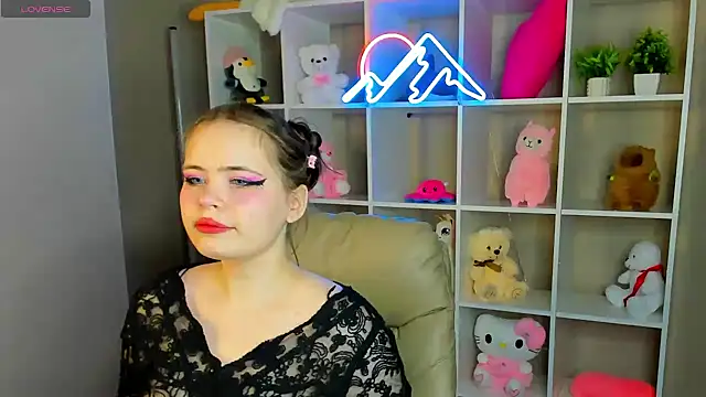 EricaElliott online show from 17, 2, 2025