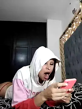 Mia WAll online show from 3, 1, 2025