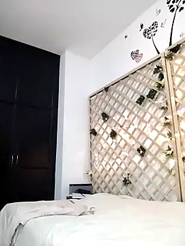 Mia WAll online show from 26, 1, 2025