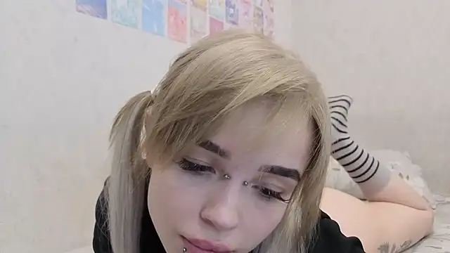 Snapshot of emodreamgirl chatting on 17, 5, 2026 emodreamgirl online show from 17, 5, 2026