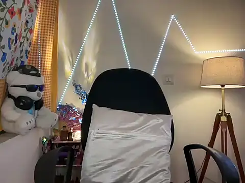 Snapshot of roseofvenom chatting on 13, 3, 2025 roseofvenom online show from 13, 3, 2025