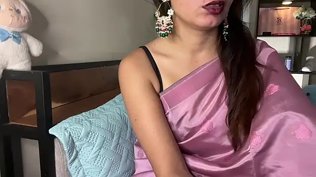 Snapshot of roseofvenom chatting on 2, 10, 2025 roseofvenom online show from 2, 10, 2025