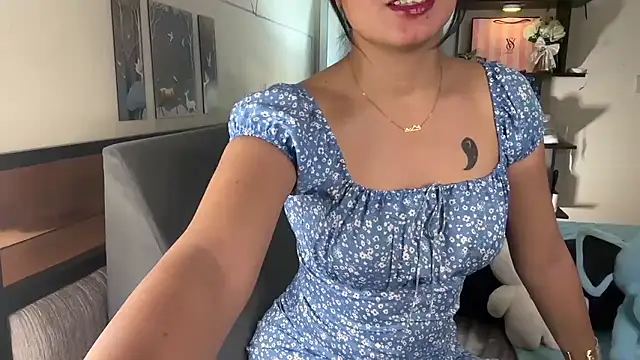 Snapshot of roseofvenom chatting on 24, 10, 2025 roseofvenom online show from 24, 10, 2025