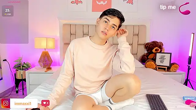 Maxi little online show from 5, 11, 2025