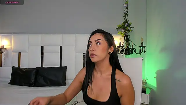 Snapshot of MAGIC_AURORAA chatting on 10, 2, 2025 MAGIC AURORAA online show from 10, 2, 2025