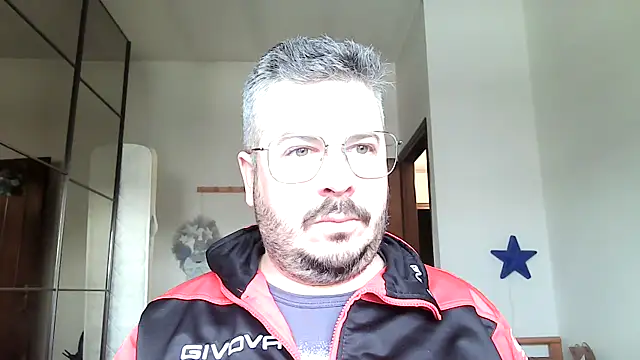 Snapshot of TinyPiercedCutie chatting on 20, 1, 2025 TinyPiercedCutie online show from 20, 1, 2025