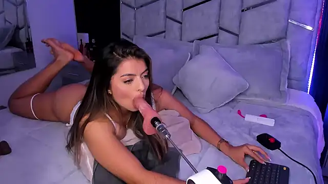 Snapshot of daniiphoeniixx chatting on 21, 1, 2025 daniiphoeniixx online show from 21, 1, 2025