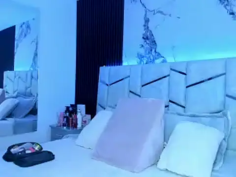 Snapshot of daniiphoeniixx chatting on 25, 2, 2025 daniiphoeniixx online show from 25, 2, 2025