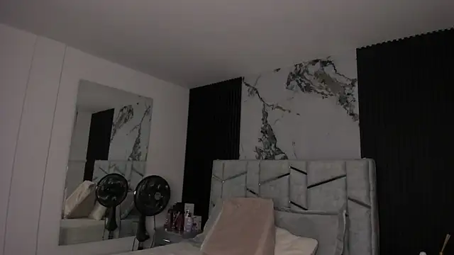 Snapshot of daniiphoeniixx chatting on 3, 3, 2025 daniiphoeniixx online show from 3, 3, 2025