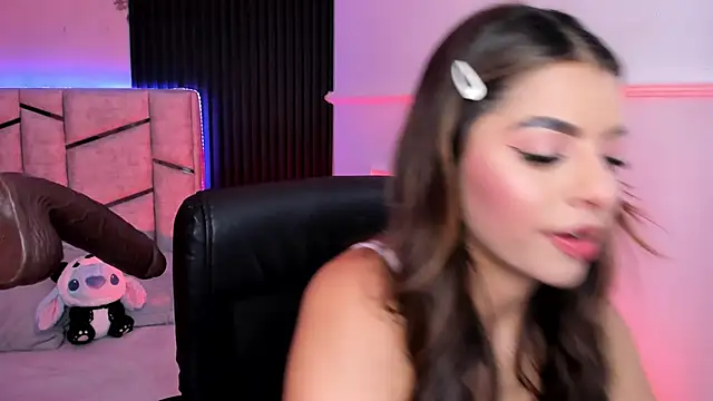 Snapshot of daniiphoeniixx chatting on 24, 10, 2025 daniiphoeniixx online show from 24, 10, 2025