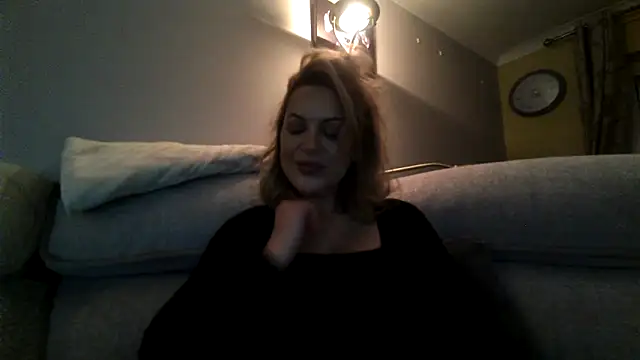 Gigi-Honey online show from 17, 10, 2025