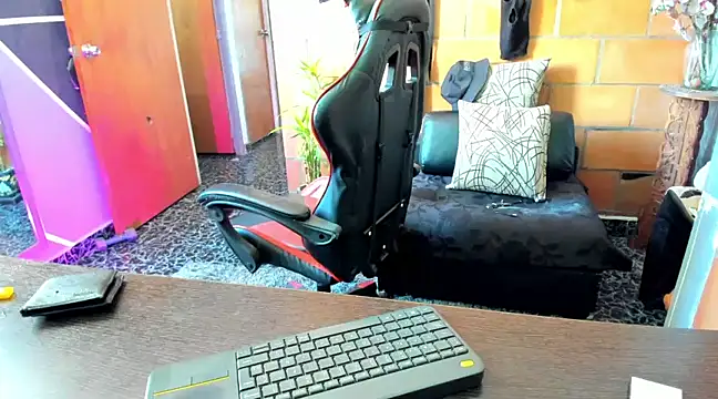 Adam Valenciia online show from 8, 3, 2025