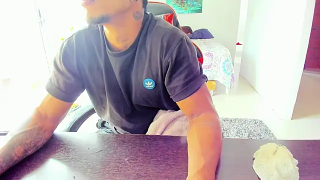 Adam Valenciia online show from 29, 9, 2025