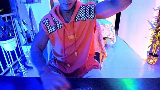 Adam Valenciia online show from 7, 11, 2025