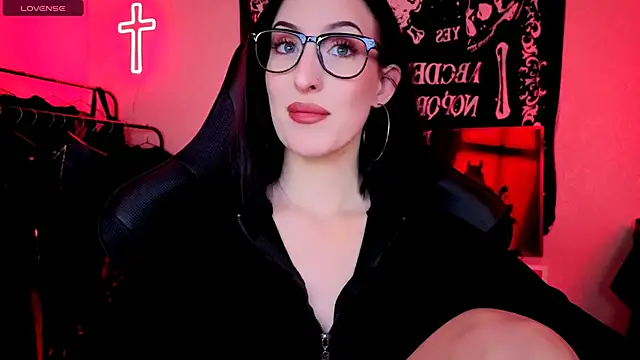 Snapshot of Miss_Alice__ chatting on 31, 5, 2026 Miss Alice online show from 31, 5, 2026