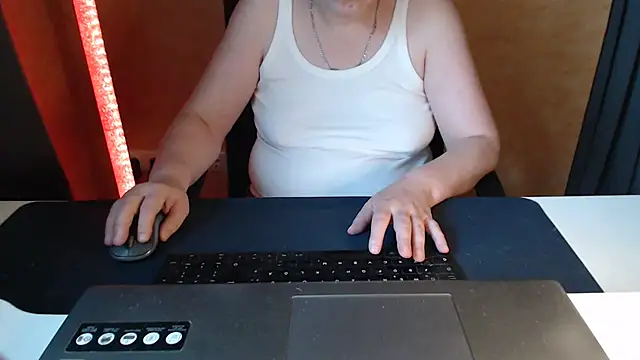 Snapshot of Sweet_Phoenix chatting on 5, 7, 2026 Sweet Phoenix online show from 5, 7, 2026