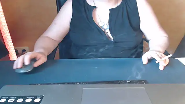 Snapshot of Sweet_Phoenix chatting on 14, 7, 2026 Sweet Phoenix online show from 14, 7, 2026