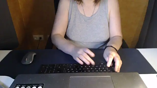 Snapshot of Sweet_Phoenix chatting on 19, 7, 2026 Sweet Phoenix online show from 19, 7, 2026