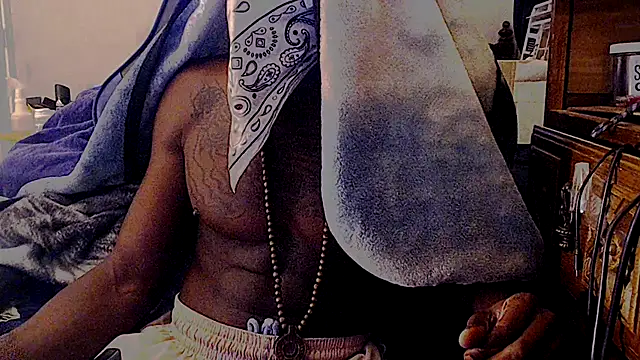 Snapshot of dominatingblacklove chatting on 1, 10, 2025 dominatingblacklove online show from 1, 10, 2025