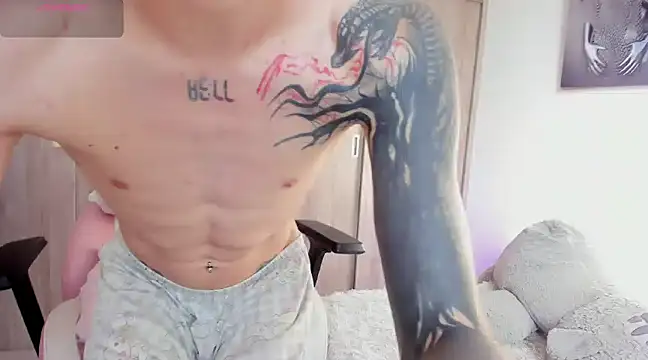 Henophiid online show from 4, 2, 2025