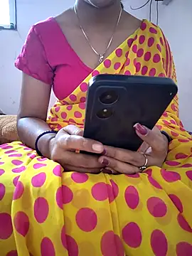 lovelygirl4567 online show from 16, 4, 2026