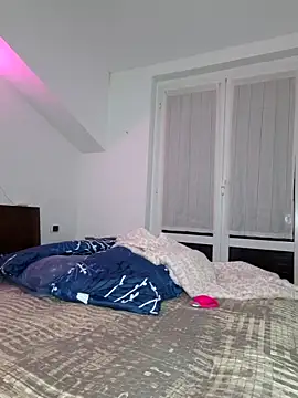 LollyJek  online show from 12, 4, 2026