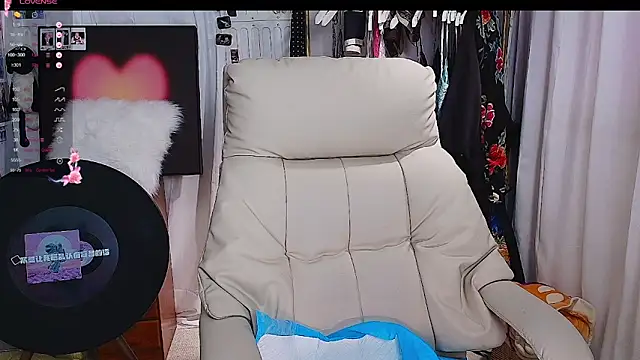 Snapshot of xiaotiantian-76 chatting on 3, 12, 2025 xiaotiantian-76 online show from 3, 12, 2025