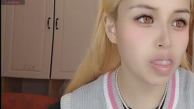 Lucky-xiuxiu online show from 7, 3, 2025