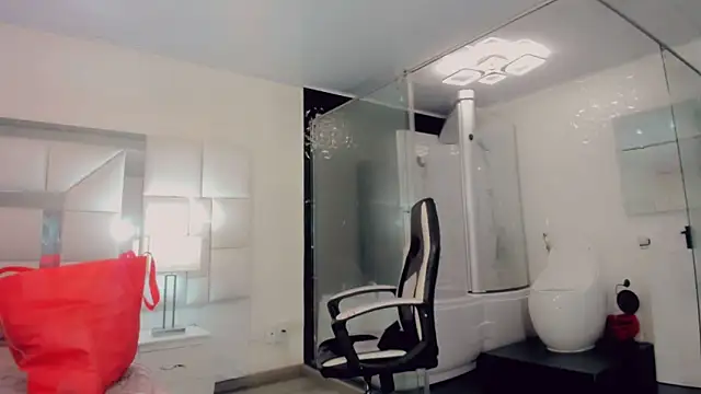 Gisele fox online show from 8, 3, 2025