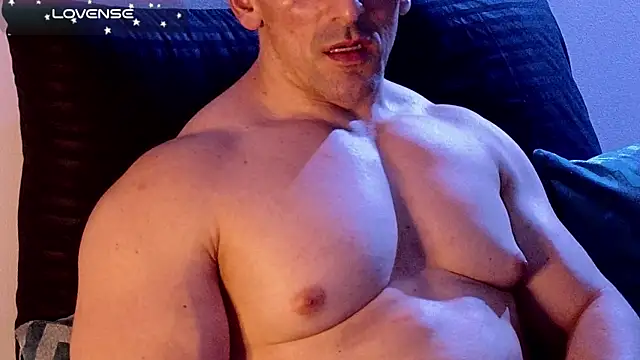 Snapshot of life_warrior chatting on 27, 12, 2024 life warrior online show from 27, 12, 2024