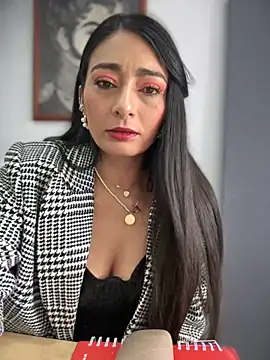 BELLA--26 online show from 18, 11, 2025