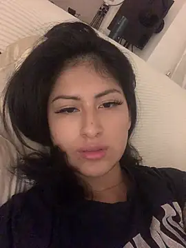 Snapshot of QueenFernanda chatting on 12, 1, 2025 QueenFernanda online show from 12, 1, 2025