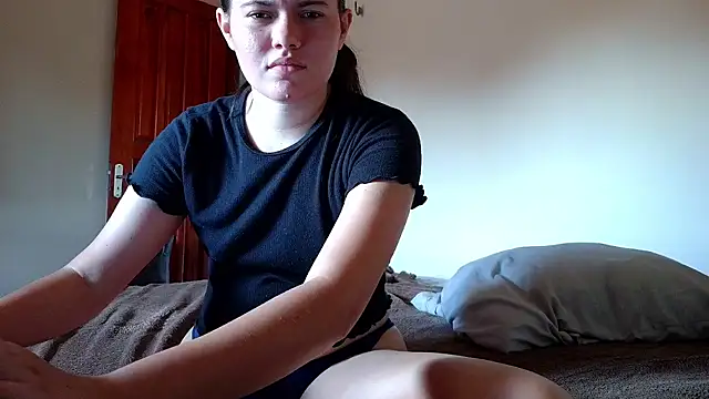 Snapshot of camillebr chatting on 5, 2, 2025 camillebr online show from 5, 2, 2025