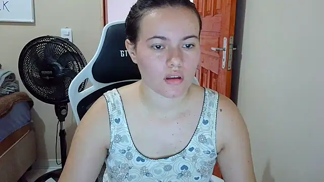 Snapshot of camillebr chatting on 21, 2, 2025 camillebr online show from 21, 2, 2025