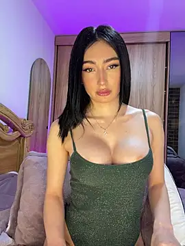 Maddy Jones online show from 7, 4, 2026