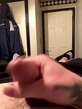 Snapshot of coreyl9718 chatting on 8, 1, 2026 coreyl9718 online show from 8, 1, 2026