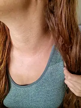 AliceRuivinha2 online show from 28, 10, 2025