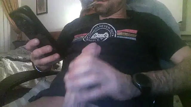 Snapshot of Patrickhound chatting on 21, 11, 2025 Patrickhound online show from 21, 11, 2025