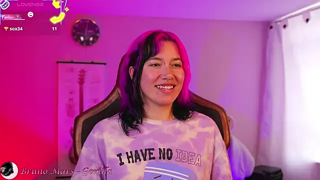 Snapshot of _zephyr_ chatting on 28, 9, 2025  zephyr  online show from 28, 9, 2025