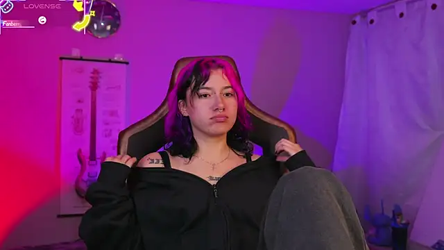 Snapshot of _zephyr_ chatting on 2, 10, 2025  zephyr  online show from 2, 10, 2025