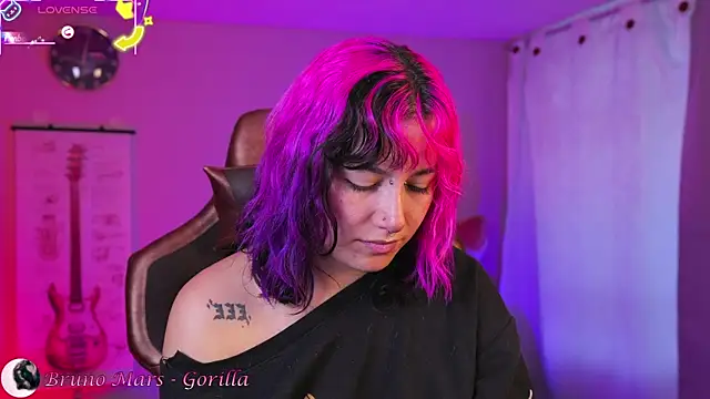 Snapshot of _zephyr_ chatting on 25, 10, 2025  zephyr  online show from 25, 10, 2025