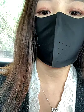 SSSniang- online show from 7, 11, 2025