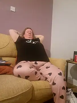 curvy girl71 online show from 11, 1, 2025