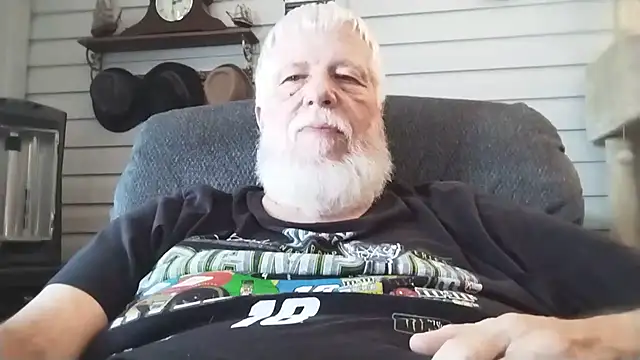 Snapshot of Futura_intx chatting on 3, 6, 2026 Futura intx online show from 3, 6, 2026