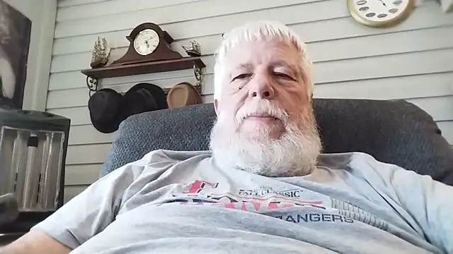 Snapshot of Futura_intx chatting on 10, 6, 2026 Futura intx online show from 10, 6, 2026
