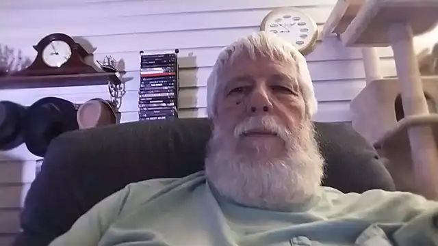 Snapshot of Futura_intx chatting on 8, 7, 2026 Futura intx online show from 8, 7, 2026