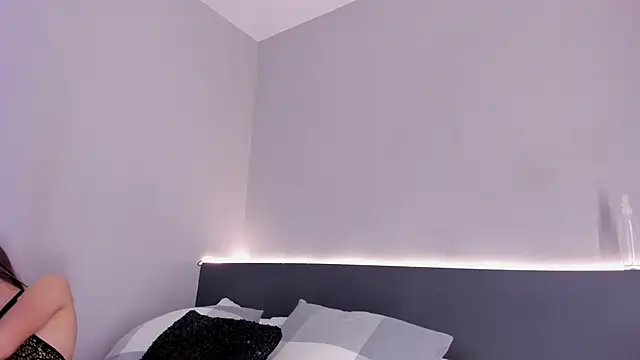 sara  jones gh online show from 6, 11, 2025